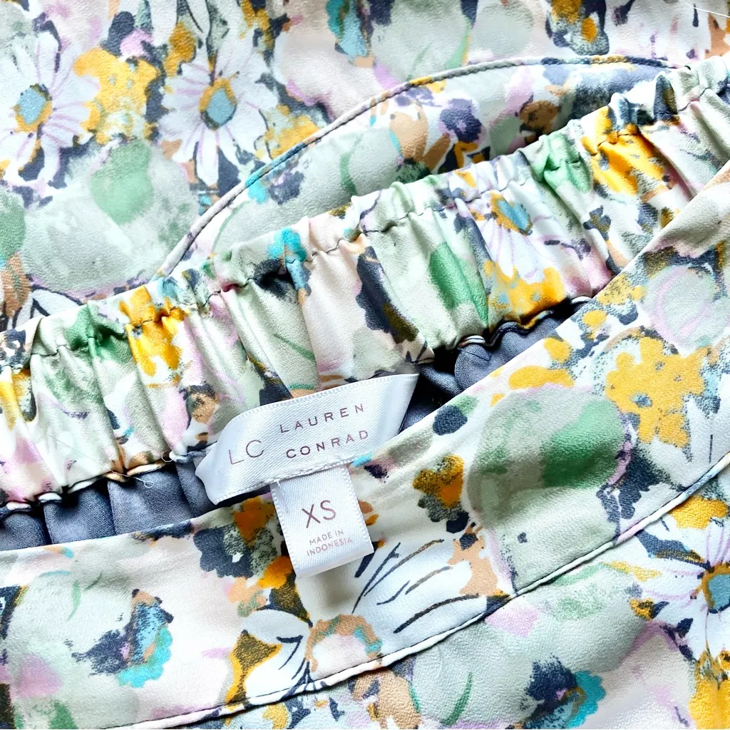 Lauren Conrad floral ruffle skirt - Image 4