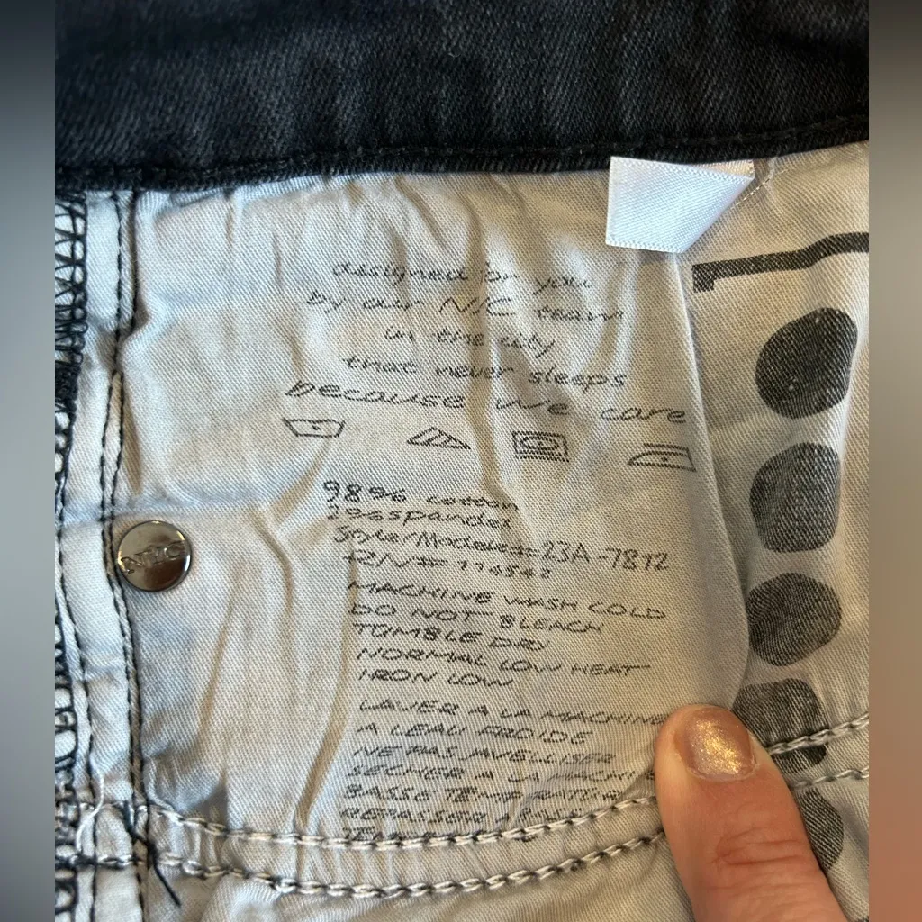 Blank NYC Black Washed Denim Shorts - Image 5