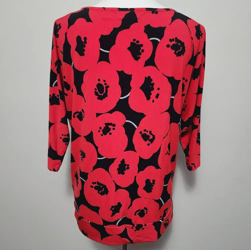 NY&CO Red & Black Poppy Floral ¾ Sleeve Jersey Knit Blouse Size Medium - Image 5