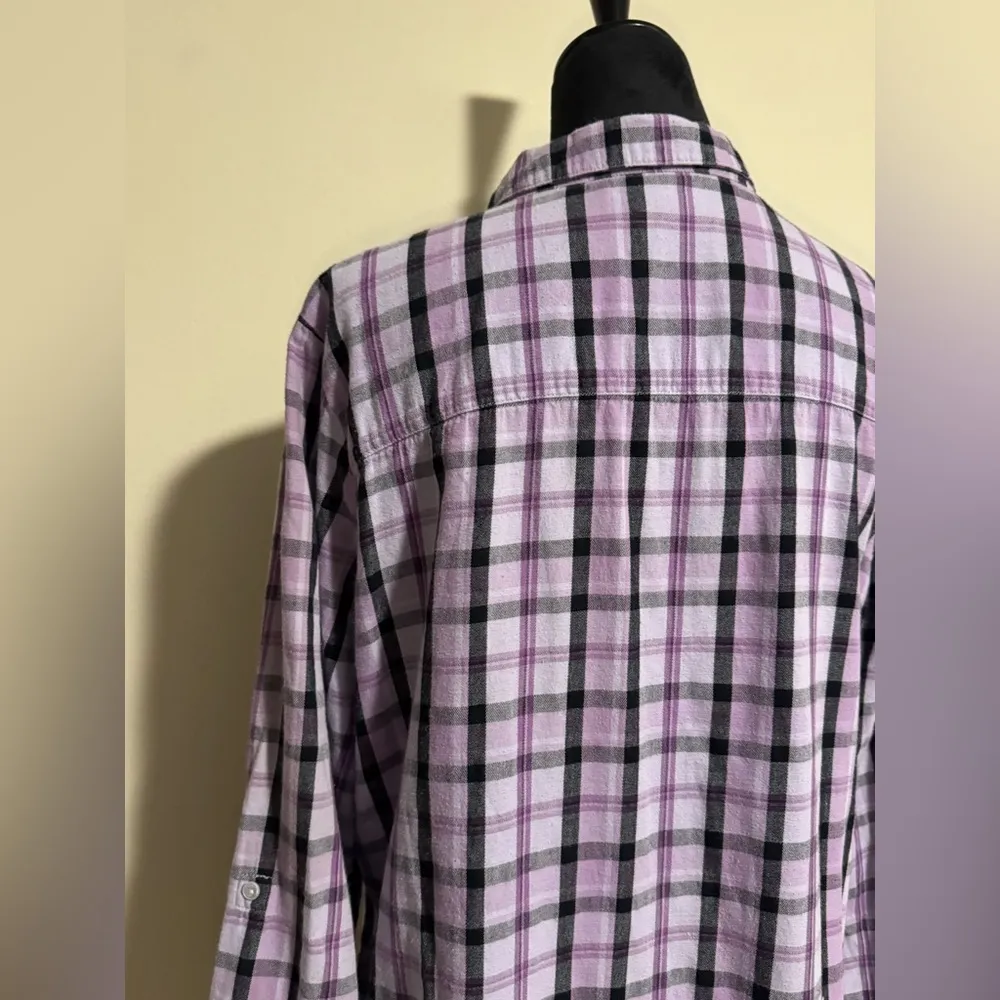 EUC Betsey Johnson Intimates Purple & Black Ruffle Button Down size large - Image 6