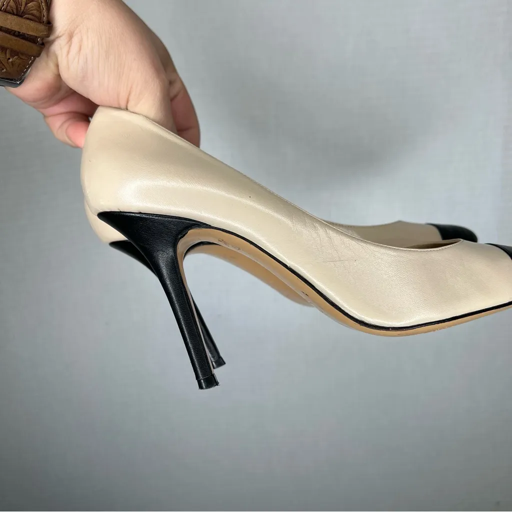 Charles David | Size‎ woman’s 8.5 Cream and Black Elegant Heels - Image 4