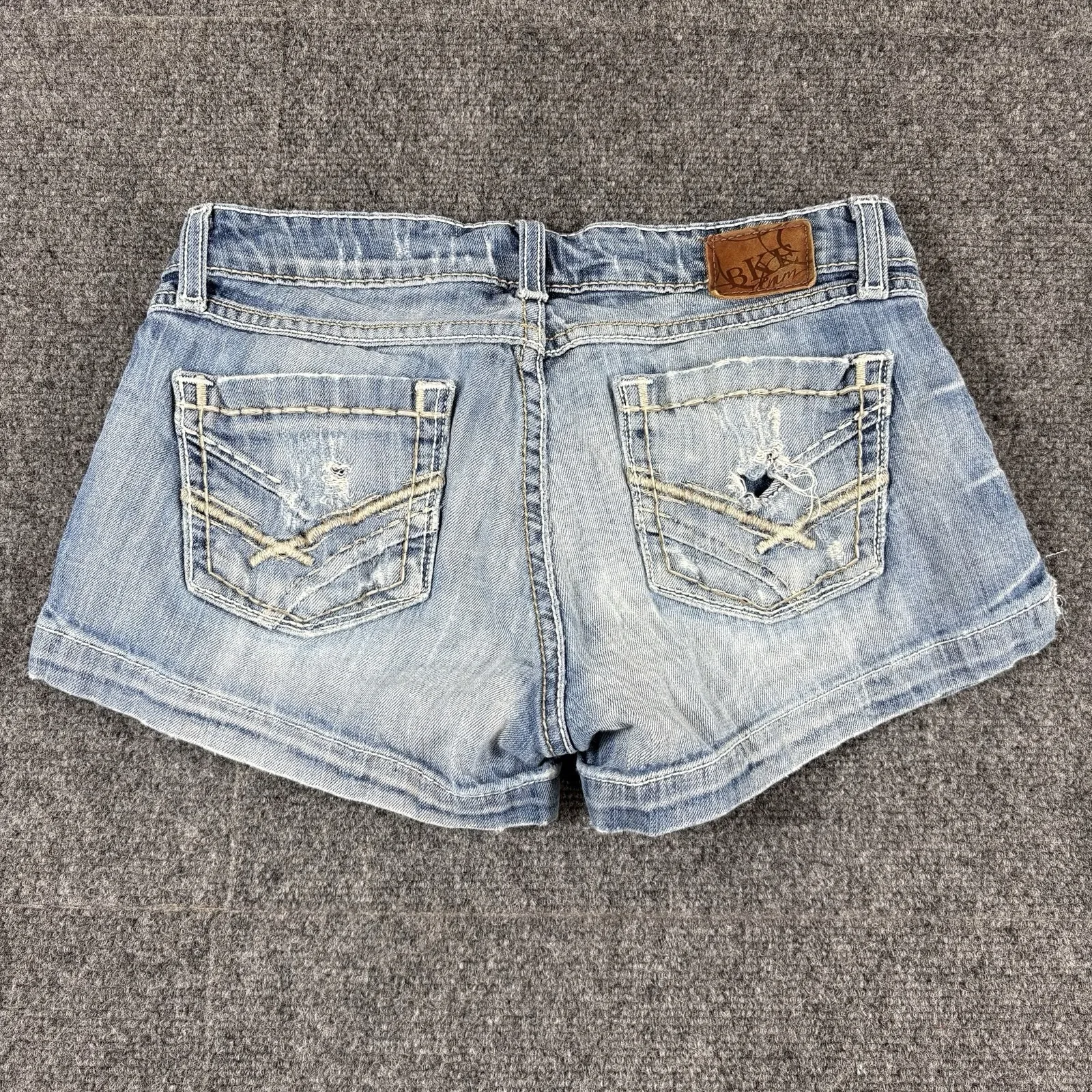 BKE BUCKLE Jean Shorts Womens 28* Blue Sarah Stretch Zip Cut Off Distressed - Image 2