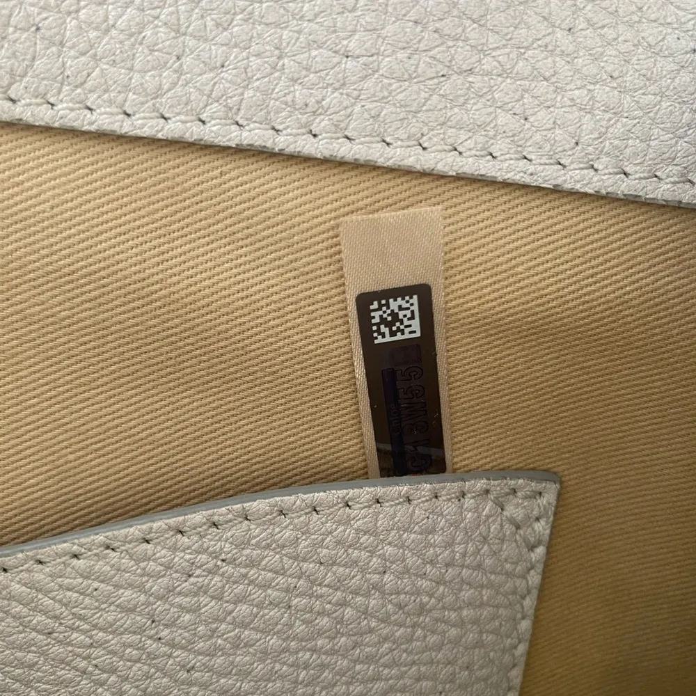 Chloé Aby Medium Leather Shoulder Bag in Sky Blue Adjustable Strap - Image 7