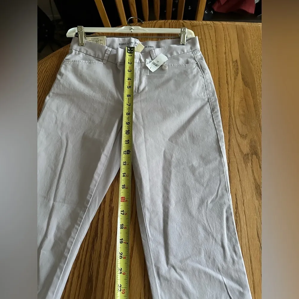 The Slim City Khakis by Gap Size 2R Crop Pants Coupe Urbaine Etroite  Lilac NWT - Image 15