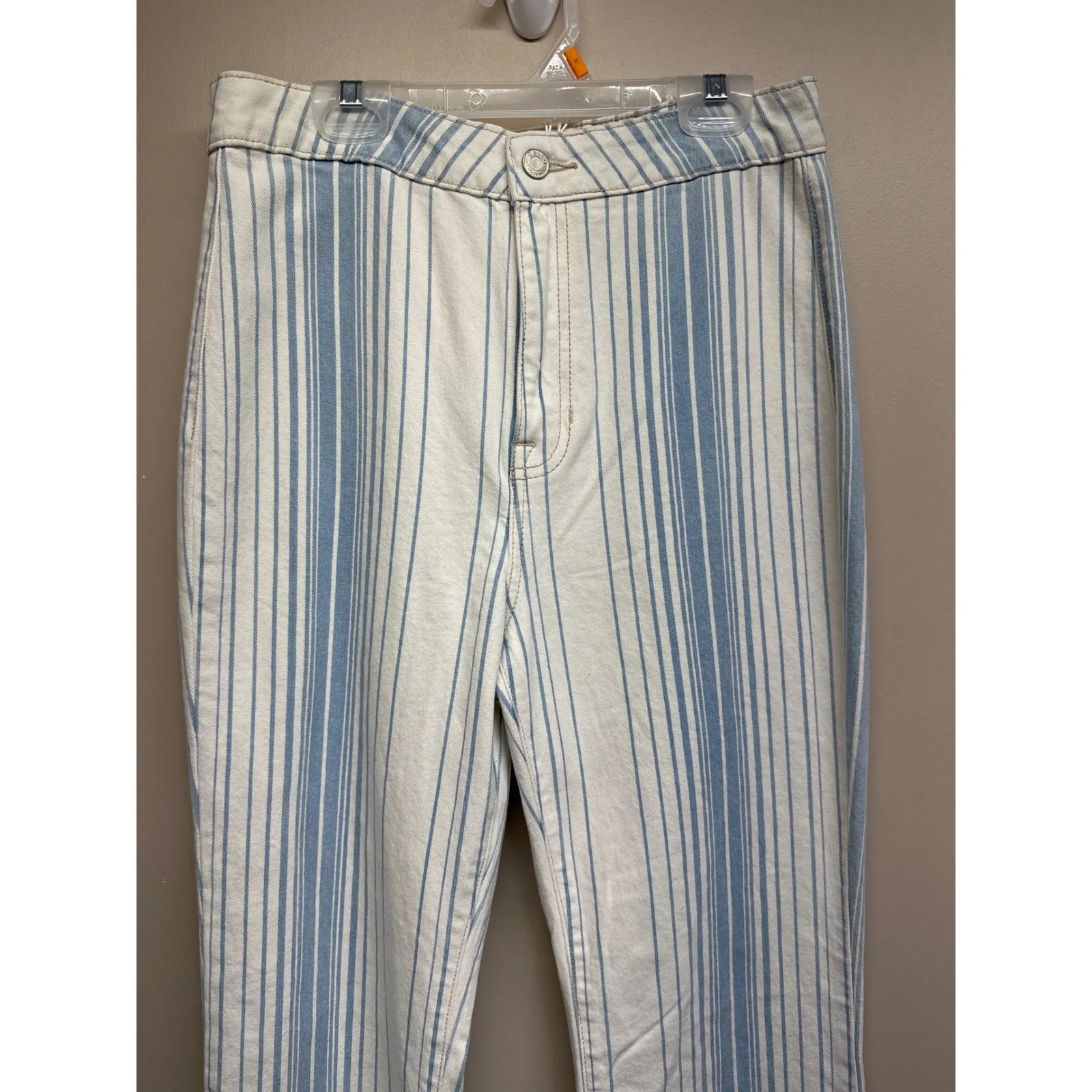 CELLO High Rise Flare Jeans Striped Light Wash Raw Hem Women's Size 09 - Image 3