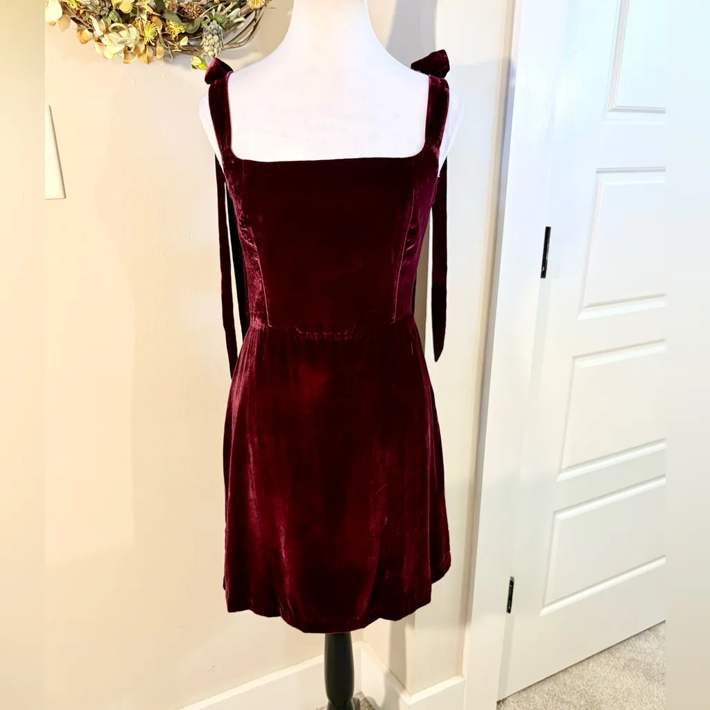 NWT House of Harlow 1960 Burgundy Velvet Tie Strap Mini Dark Romance ~M 💛 Red Size M - Image 2