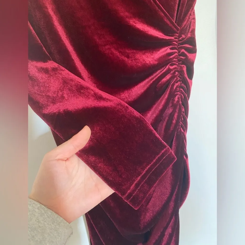 Guberry Wrap V Neck Long Sleeve Velvet Bodycon Ruched Dresss Size Small Red - Image 2