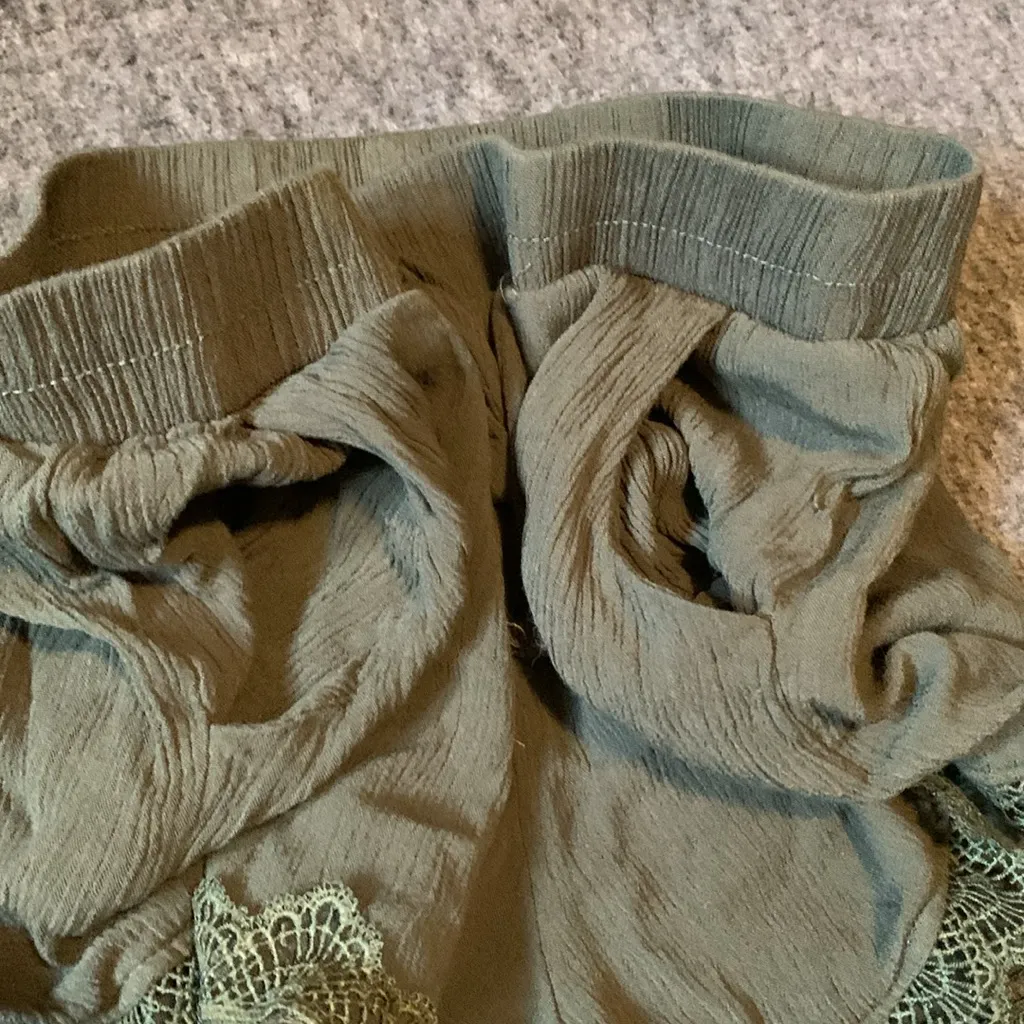 Bebop Olive  Shorts - Image 3