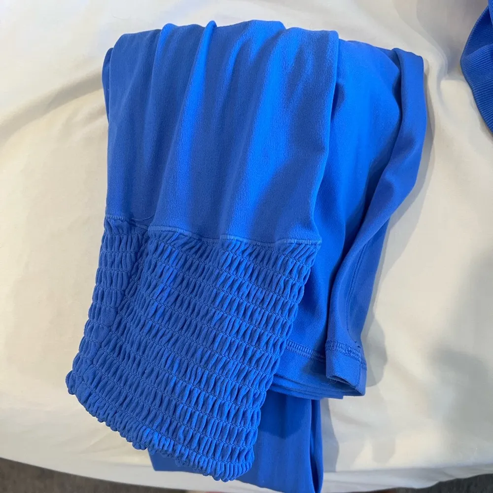 blue flare leggings - Image 2