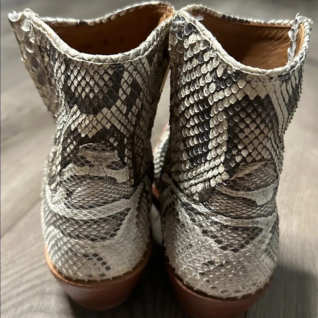 Miron Crosby Python Heeled Western Ankle Boots Size 6 Gray - Image 11