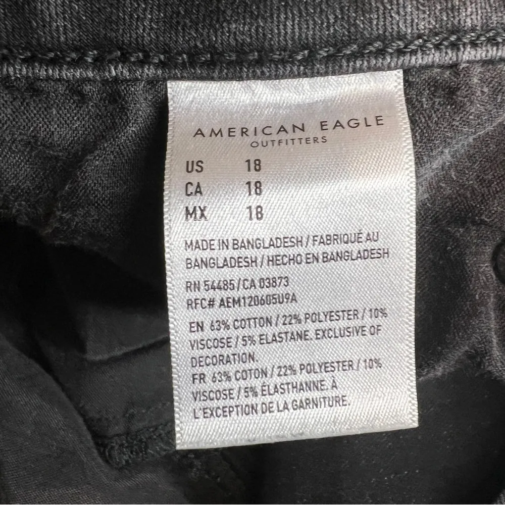 American Eagle Women The Dream Jean Black Midi Cutoff Stretch Denim shorts|Sz:18 - Image 9