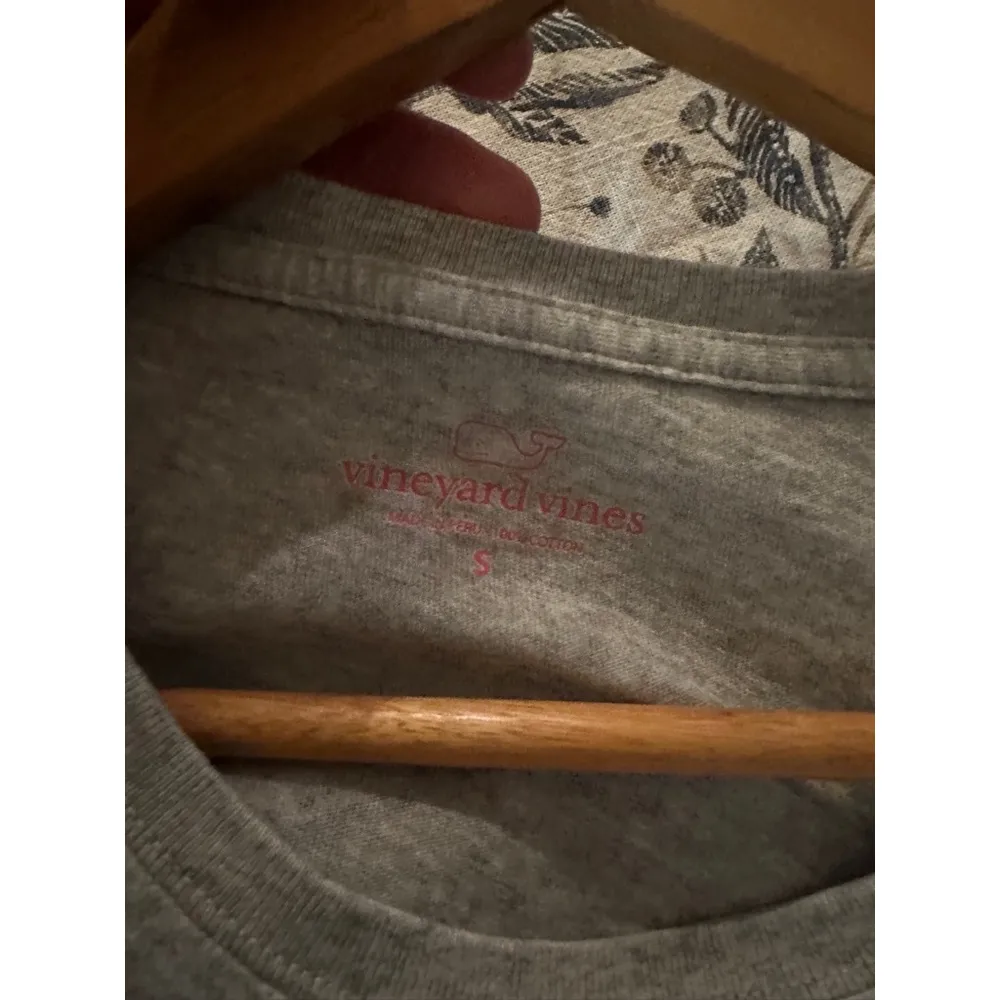 Vineyard Vines Merry Christmas Long Sleeve T-Shirt Small - Image 10