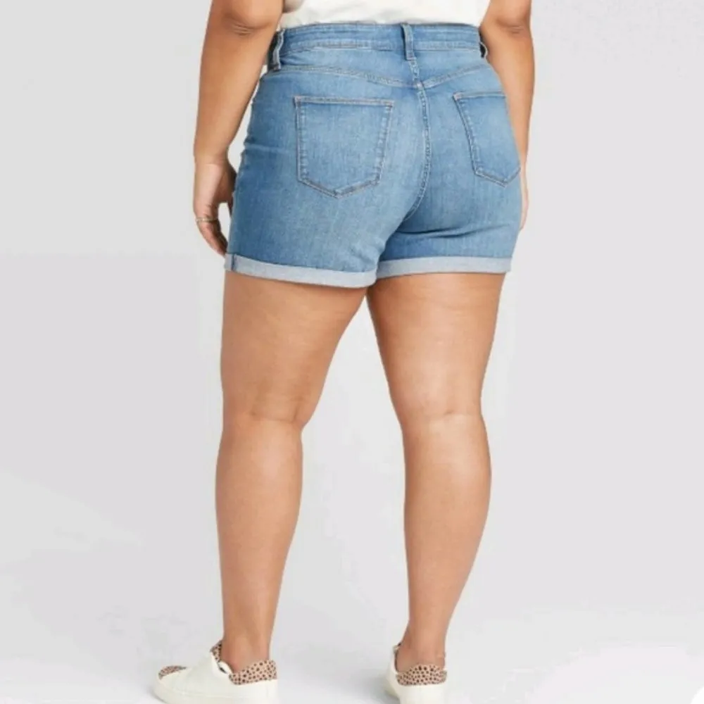 Universal Thread High Rise Cuffed Denim Short Light Wash - Image 3