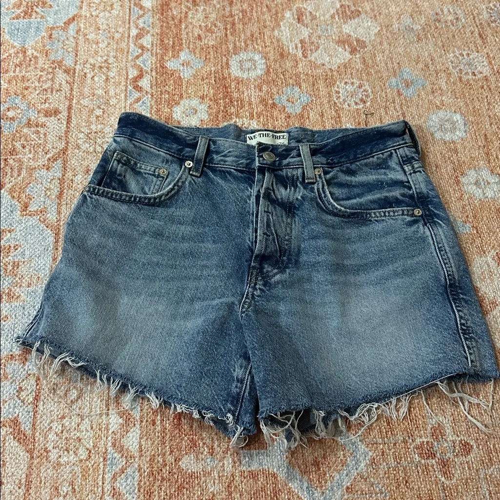 WE THE FREE PEOPLE IVY MID RISE Jean SHORT size 26 distressed boho denim shorts - Image 8