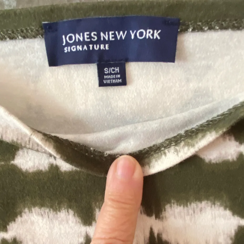 Jones New York Signature Small Tee olive/white 3/4 sleeve 100% cotton like new - Image 5