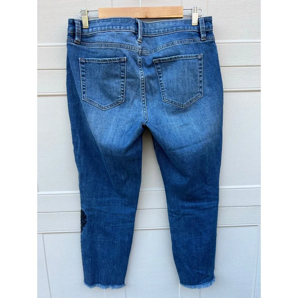 a.n.a Black Floral Embroidered Denim Skinny Ankle Jeans Raw Hem Size 10 - Image 4