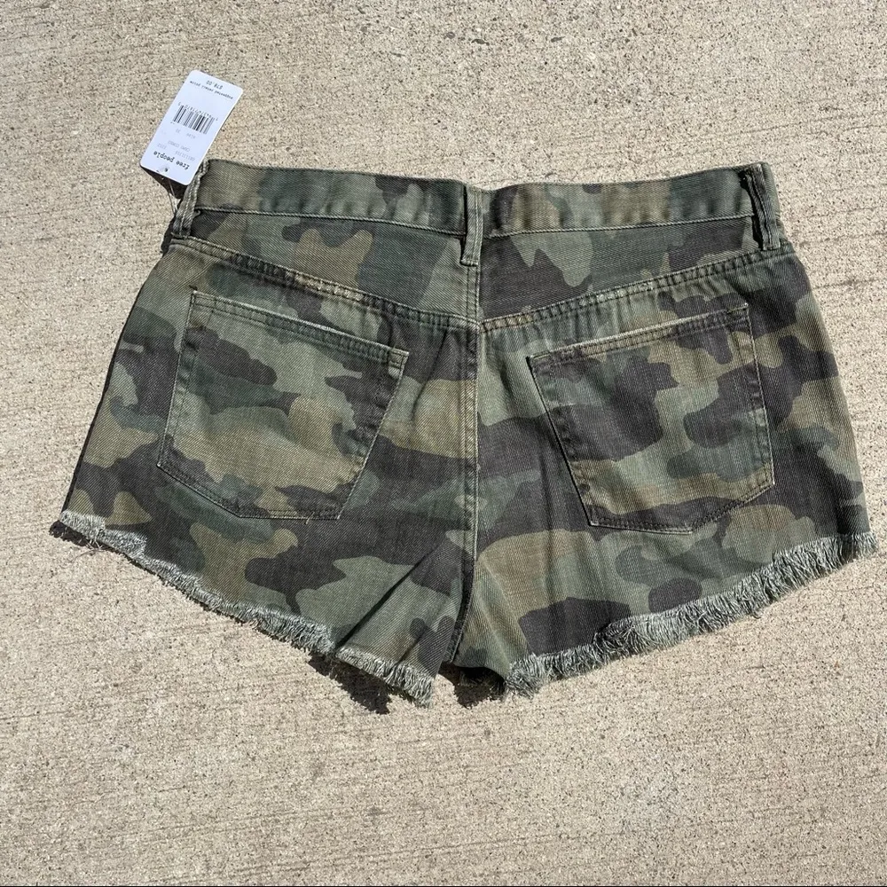 Free People Camo Combo Denim Shorts size 30 - Image 8