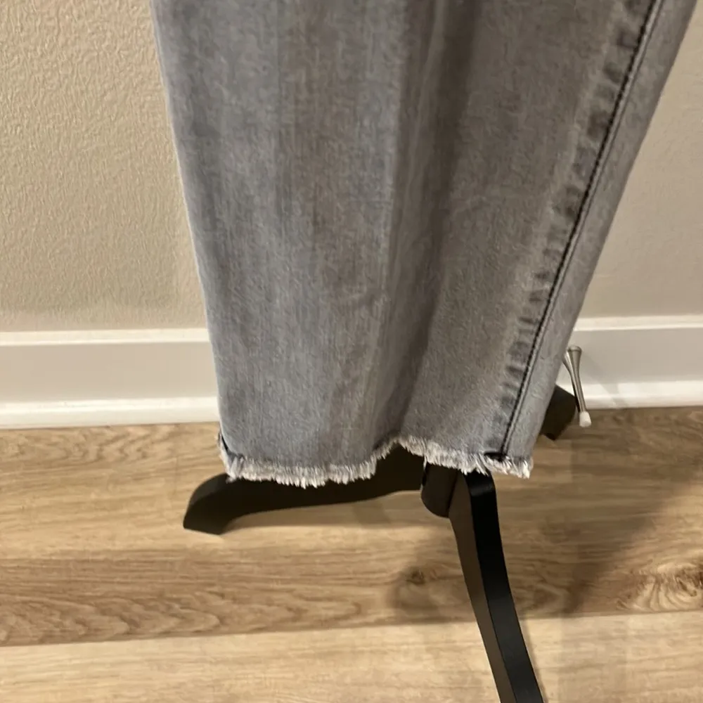 Melrose & Market gray distressed straight leg raw hem - Image 2
