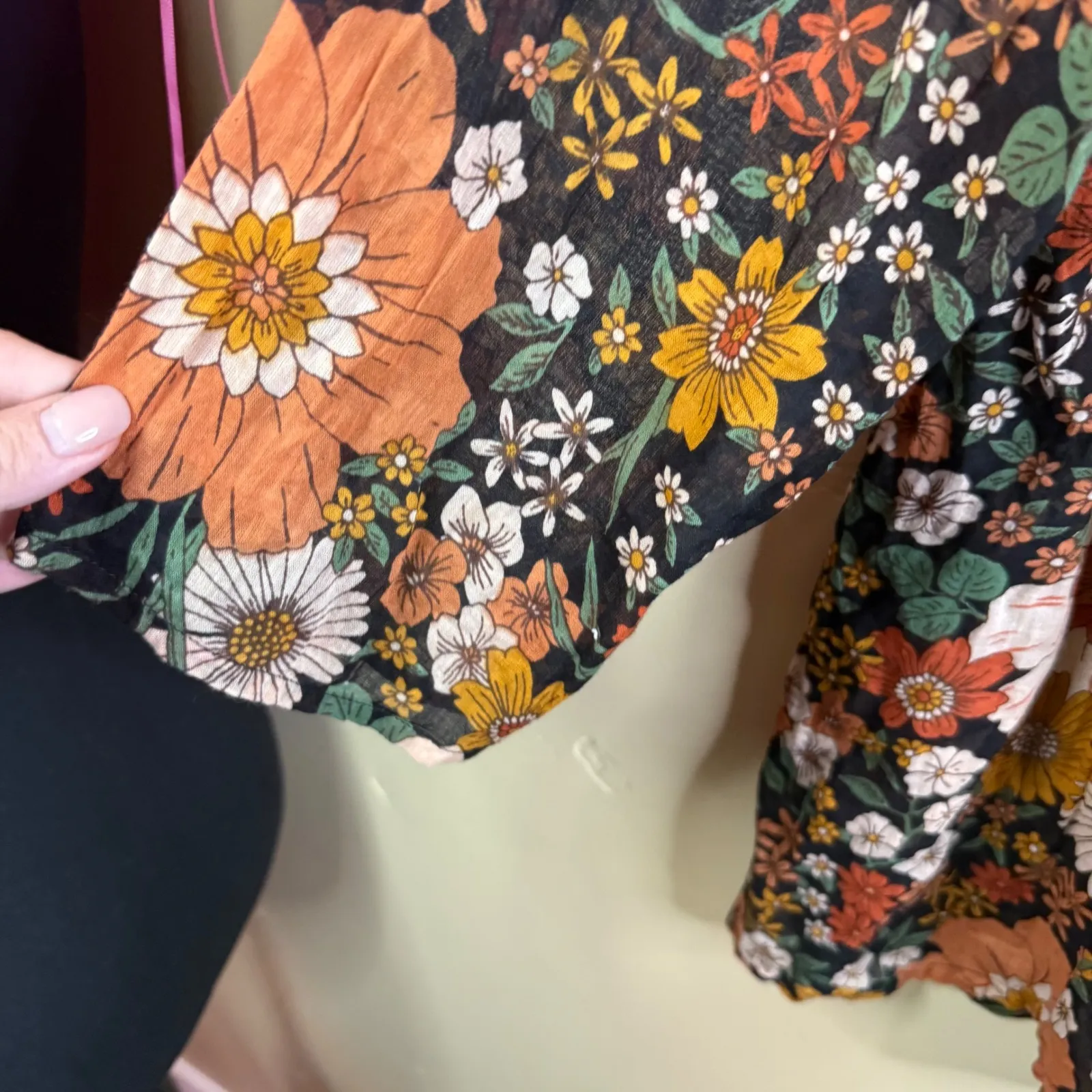 Natural Life Womens L/XL Floral Print Peasant Boho Blouse Frayed Neckline Hippie - Image 6