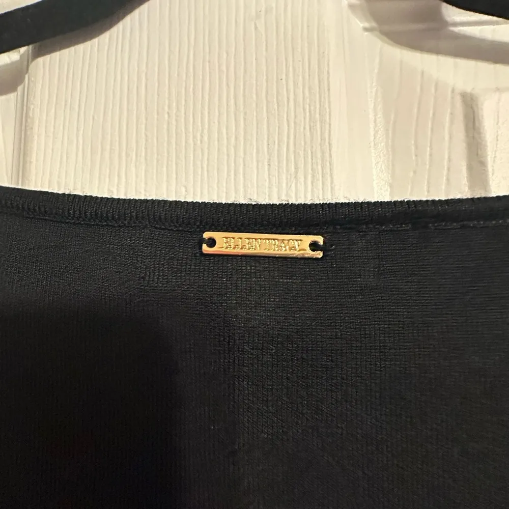 Ellen Tracy Black Tank Top with Crew Neckline - Image 4