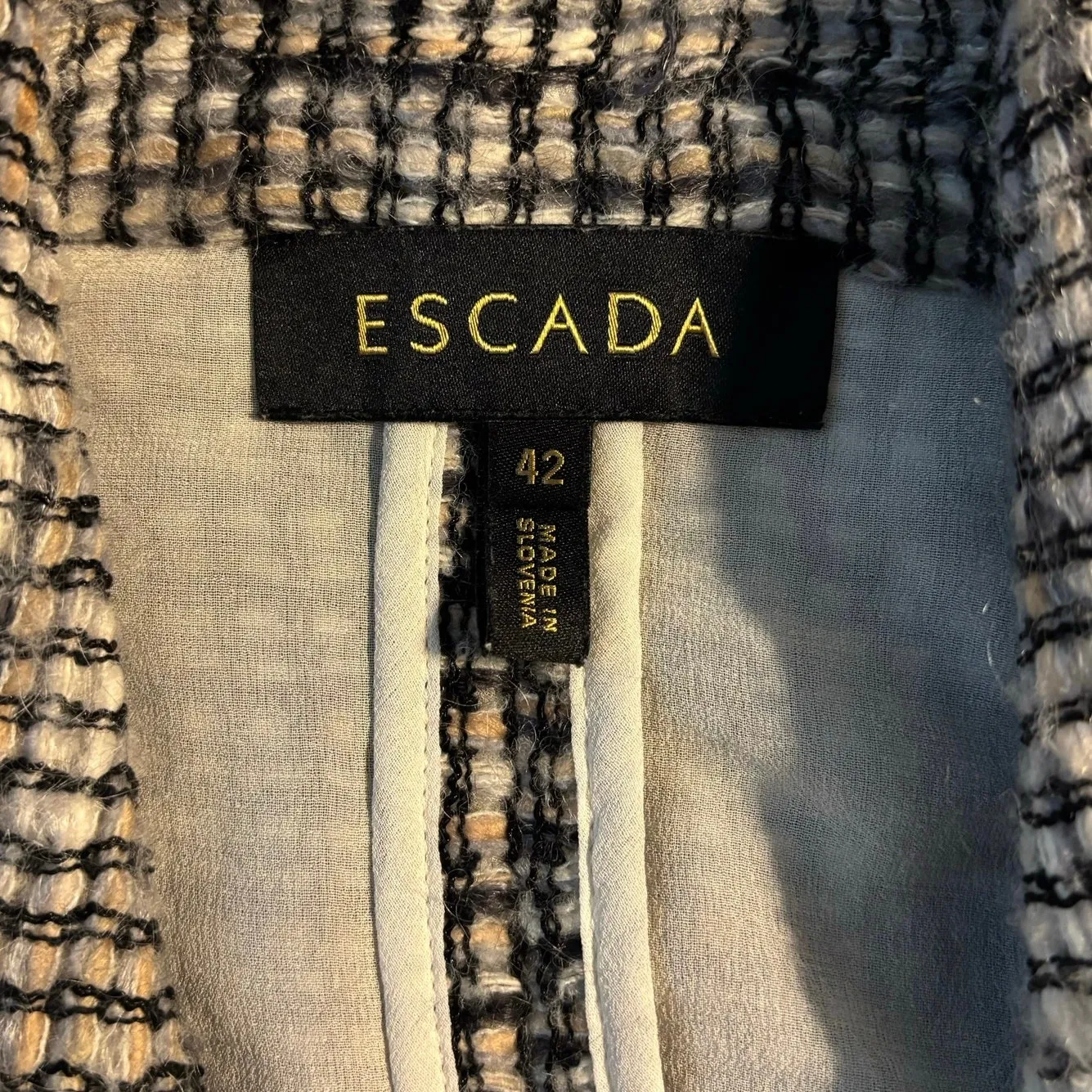 Escada Size 42 US 12 Tweed Blazer Jacket Wool Mohair Fringe Black - Image 3