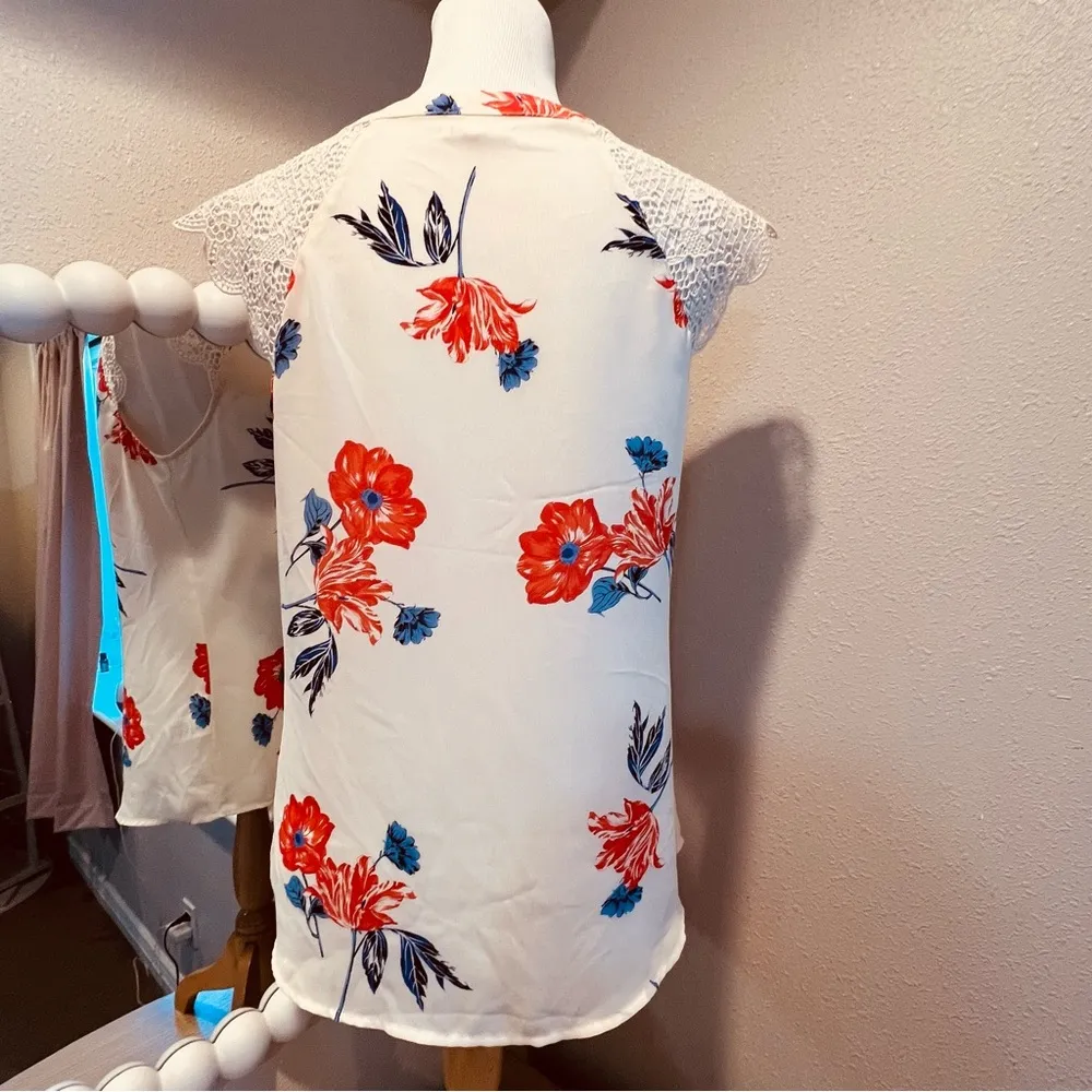 MAURICES sleeveless top blouse size medium floral lace - Image 3