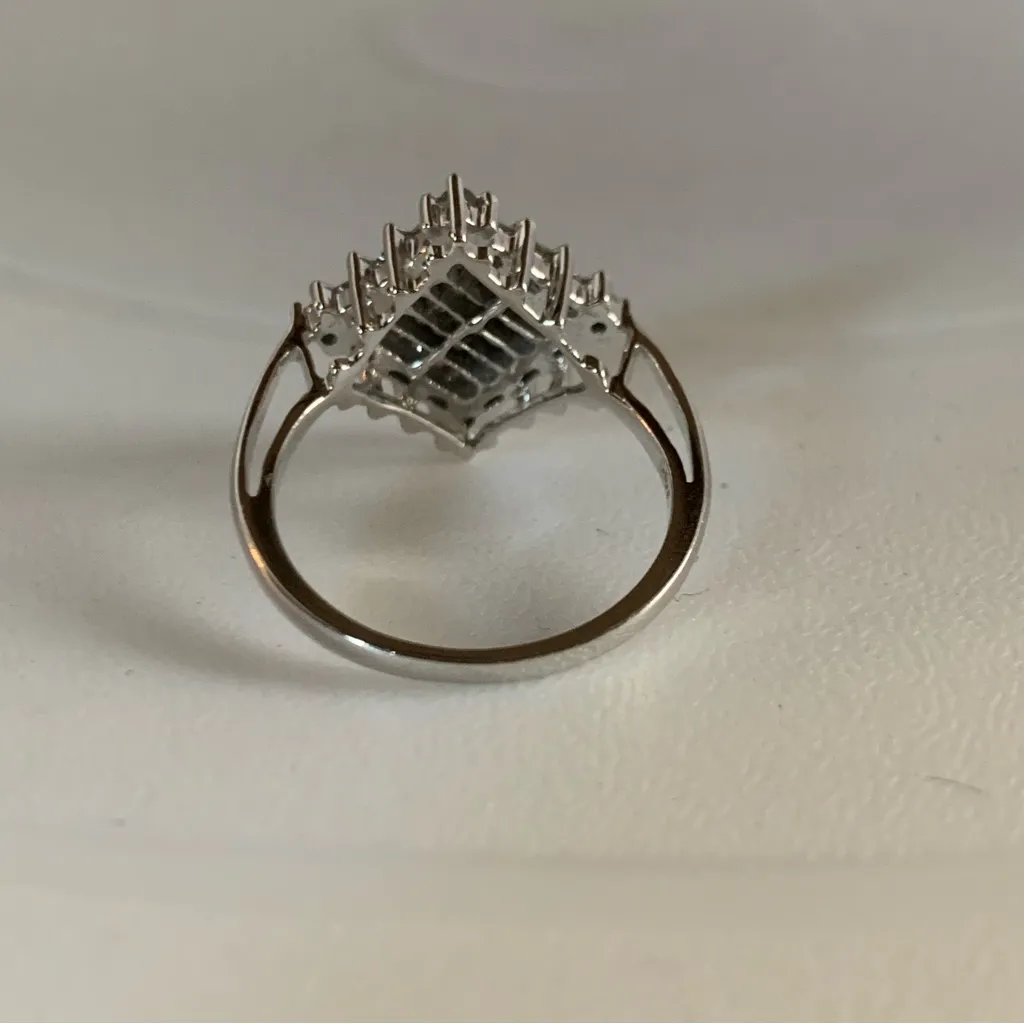 SOLID WHITE GOLD GENUINE DIAMOND .67 CTW INVISIBLE SET PRINCESS CUT RING (7) - Image 10