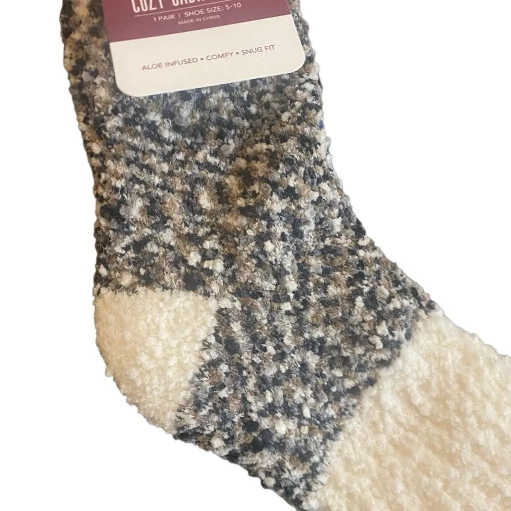 Northeast outfitters NWT cozy cabin socks aloe infused size 5 - Image 2