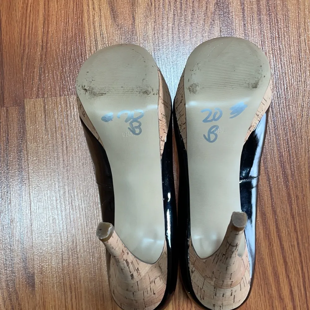 GUESS Shiny Black with Cork Heels Size 8.5 - Image 8