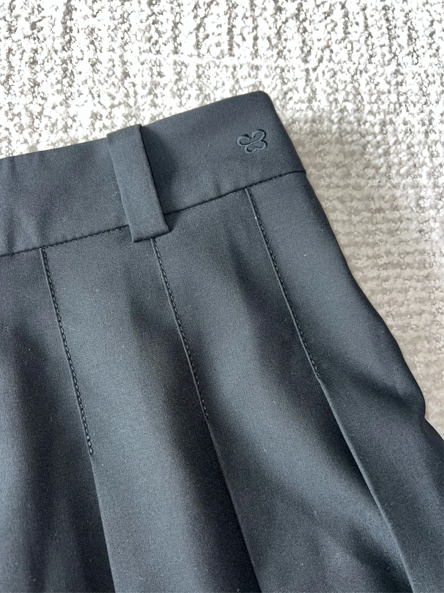 Aritzia Skirt Mini - Image 3