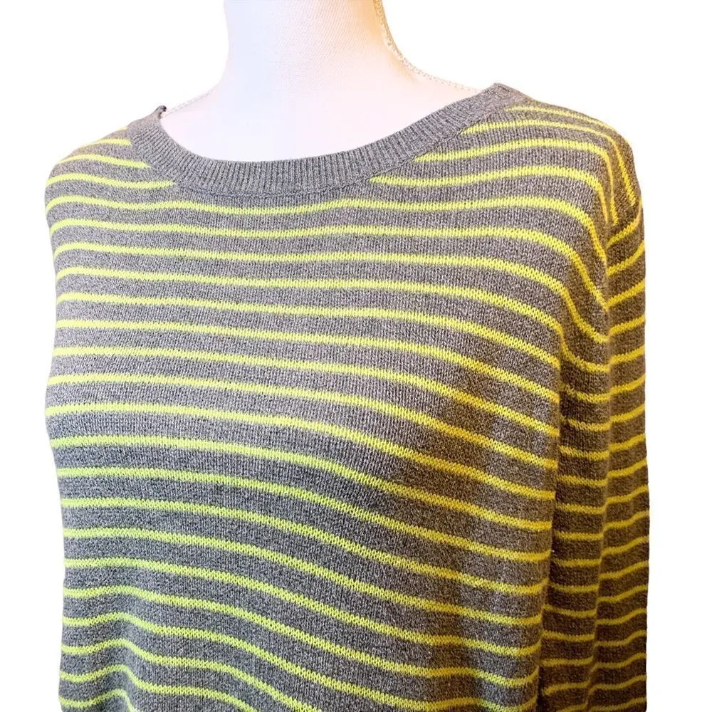 𝅺Women’s American Eagle Y2K gray/neon green striped knit sweater size small - Image 2