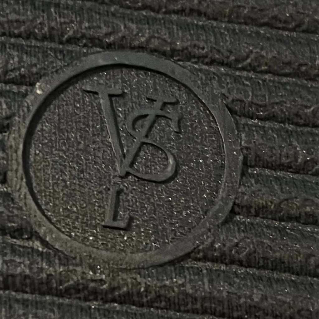 Victoria’s Secret Limited Edition Sherpa Red Heart /Ivory Slippers Brand New L/G - Image 6