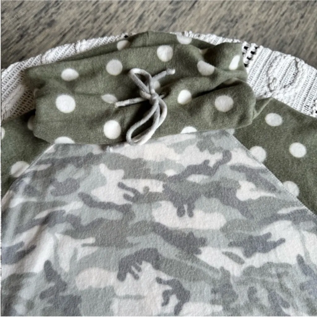 Sew In Love Green and White Polka Dot Hoodie Size L - Image 7