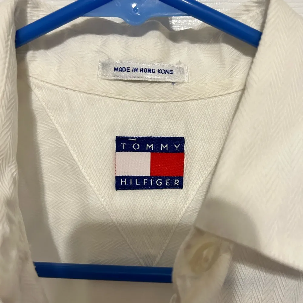 Tommy Hilfiger white long sleeve embroidered pullover shirt size small - Image 7