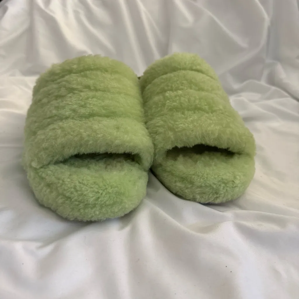 UGG EUC  Fluff Yeah Slides - Image 4