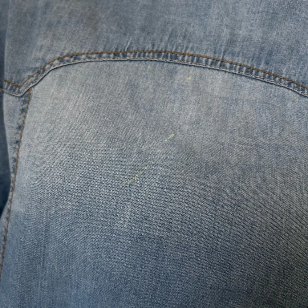 Coastal Classic Blue Button Down Shirt with Denim Appeal Size L - Image 6