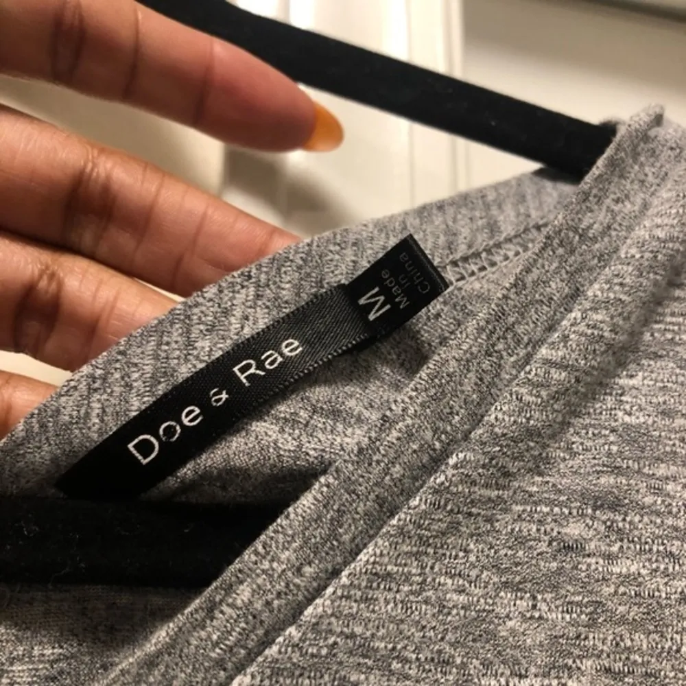 Doe+Rae Back-slit TShirt - Image 6