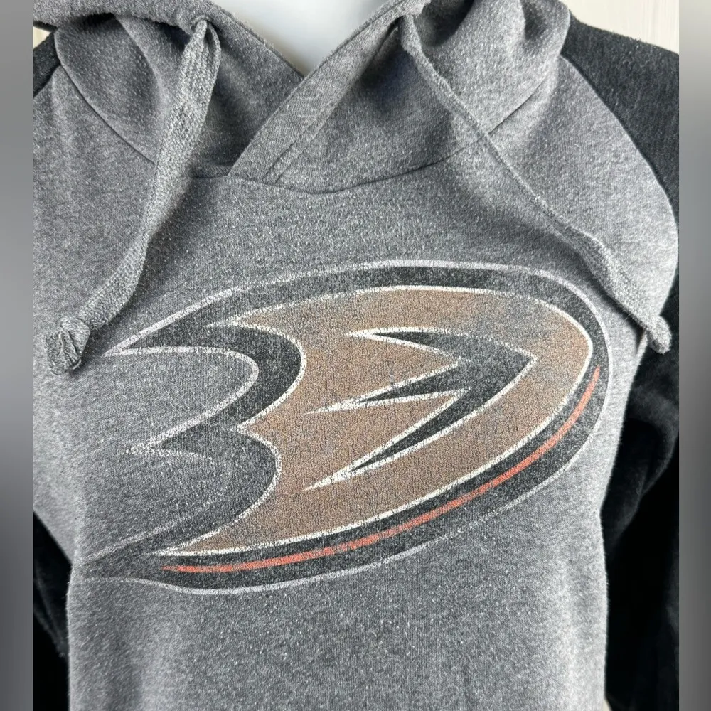 Fanatics Anaheim Ducks Gray Colorblock Graphic Hoodie Sweatshirt Small NHL - Image 2