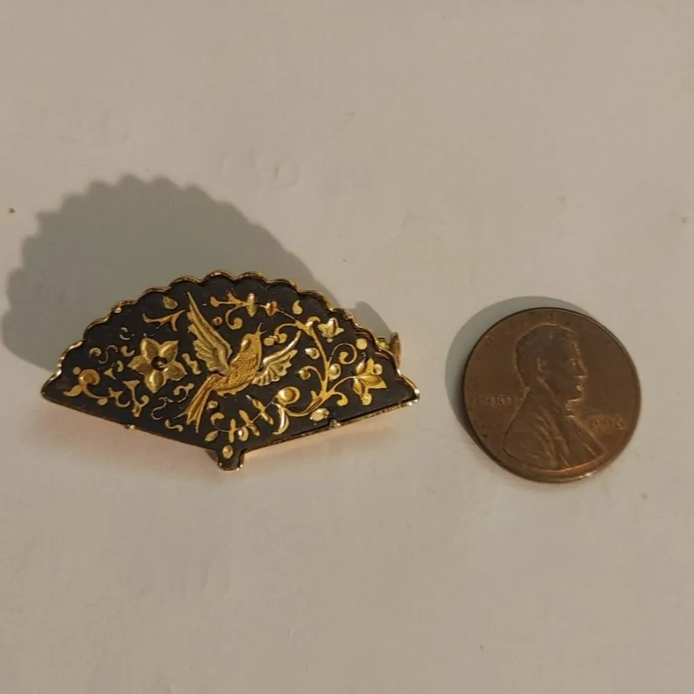 Vintage Damascene Brooch Small Gold Tone Black Enamel Fan Bird Floral Design - Image 8