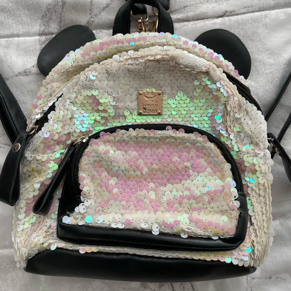 D&R Daren Piju sequins white and pink backpack party black back removable straps - Image 6