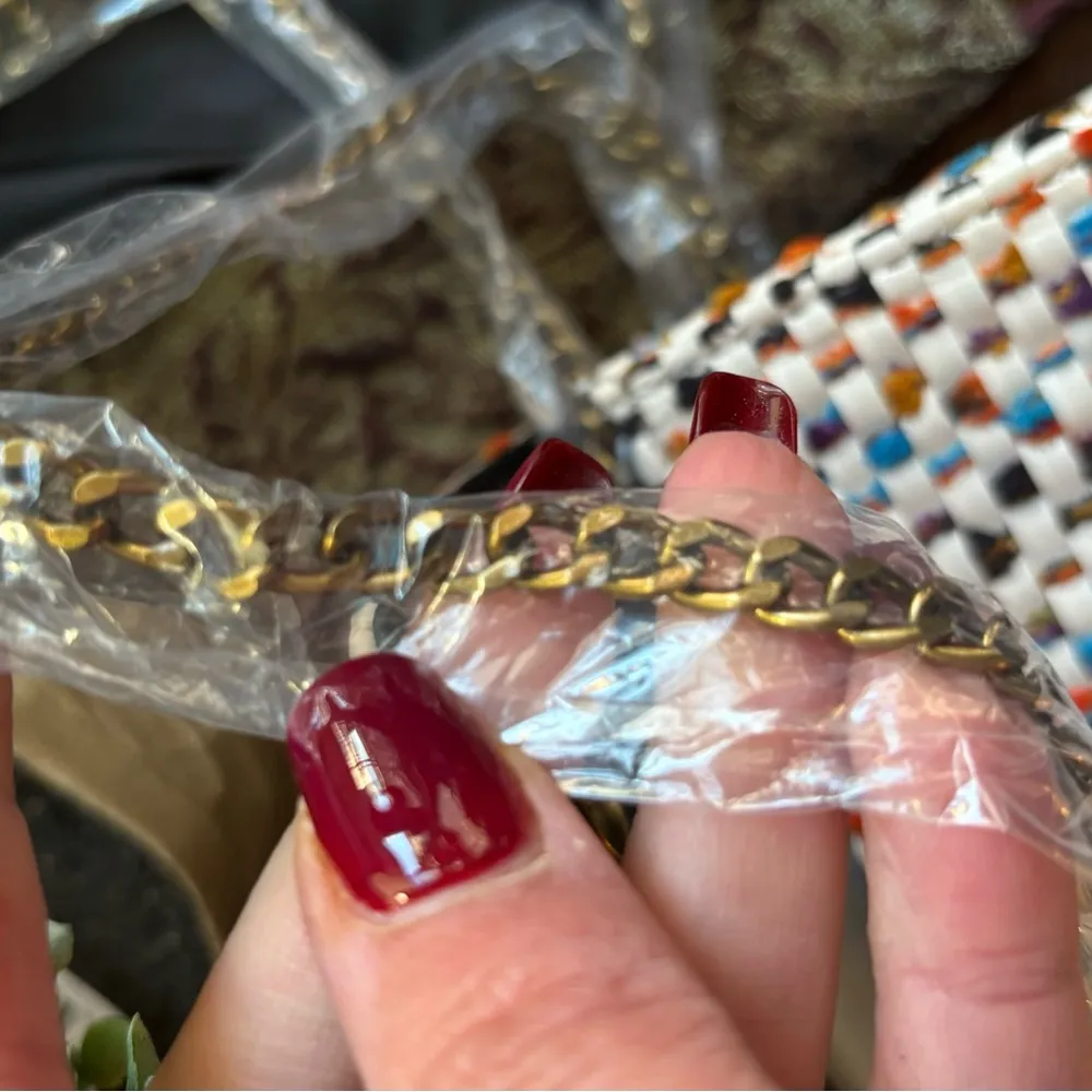 Kurt Geiger Authentic  Leather/braided magnetic closure flap eagle head Crosby - Image 10