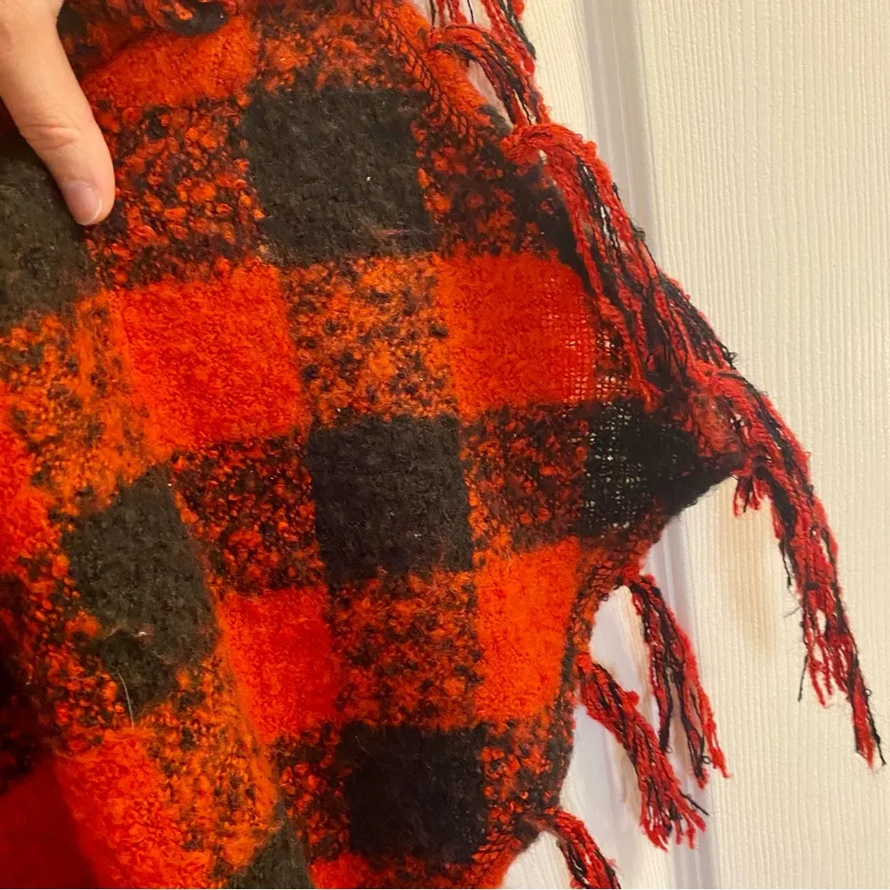 Classic Red & Black Buffalo Plaid Tassel Scarf Unisex Womens One Size - Image 6