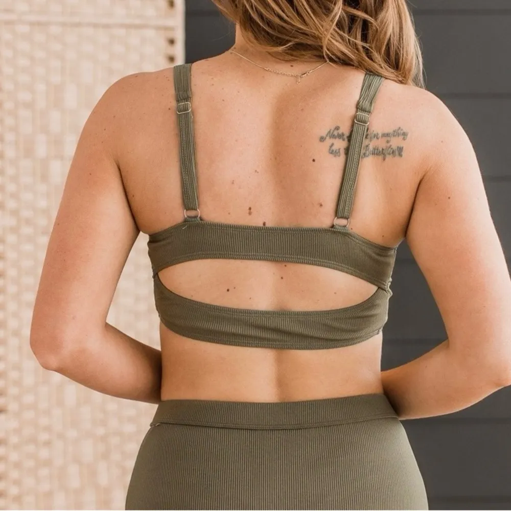 Sandy Shores Criss Cross Swimsuit Top - Image 3