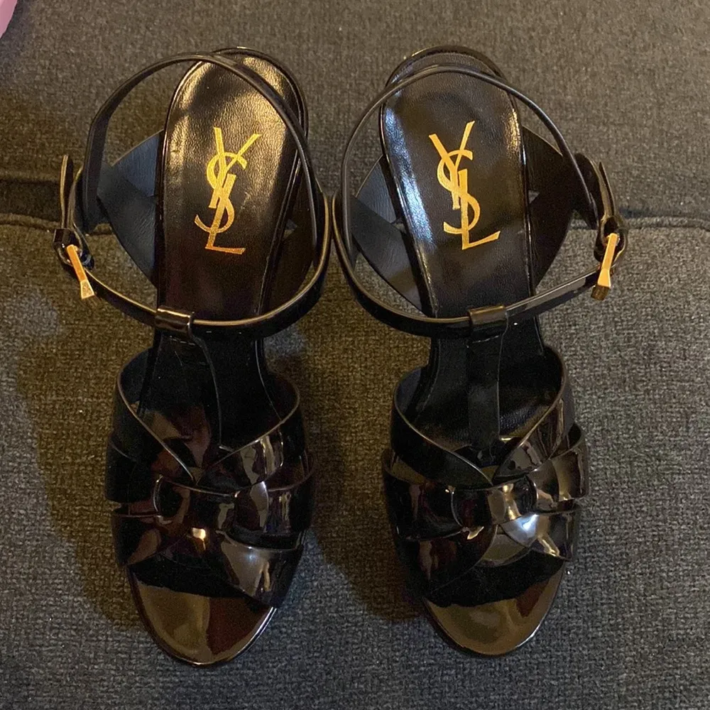 Saint Laurent TRIBUTE PLATFORM SANDALS IN PATENT LEATHER - Image 3