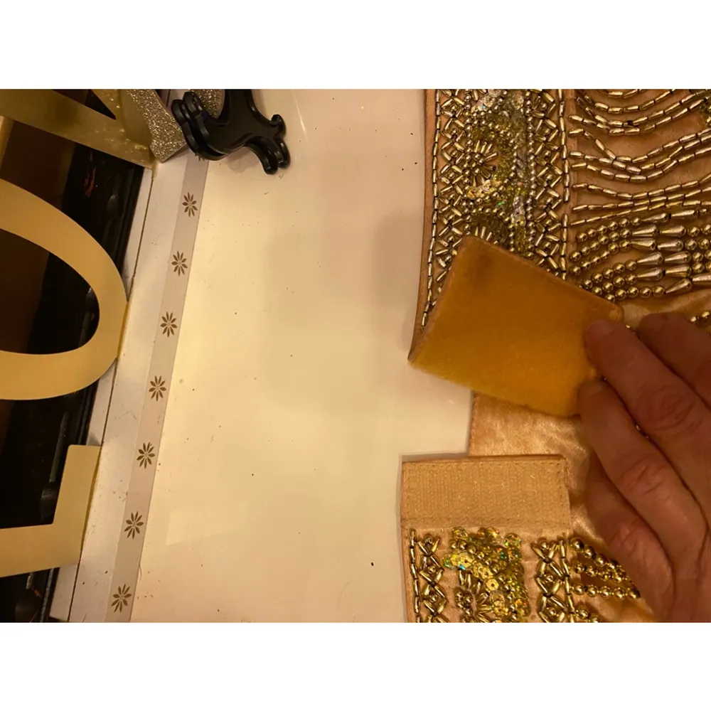 Boutique fully beaded and sequined belt with Velcro closure - Image 5