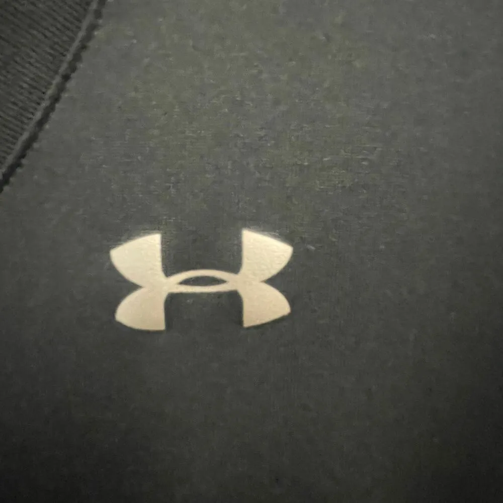 Under Armour Black Short Sleeve V-Neck Tee  Size Small Athletic Gym Athleisure - Image 3