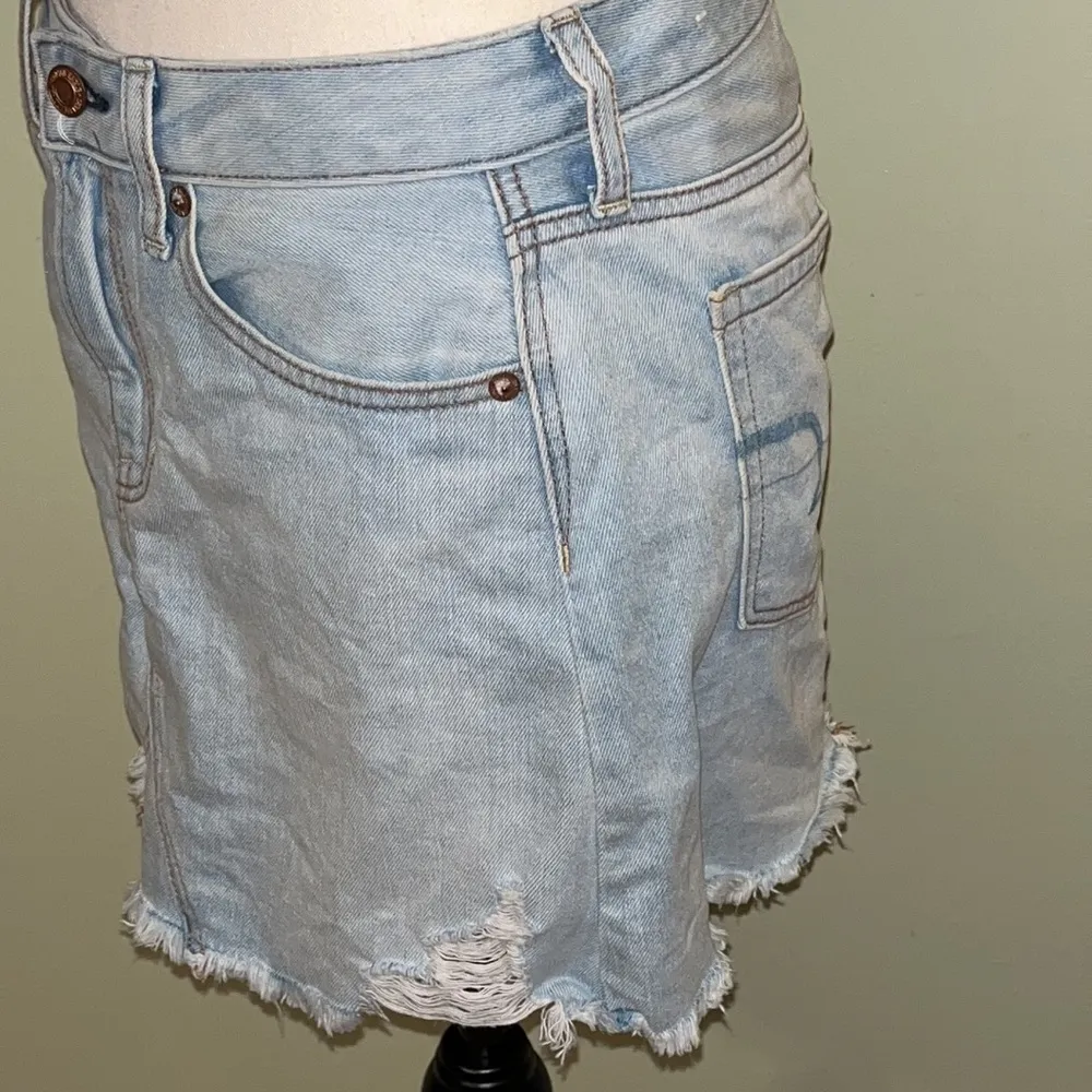 American Eagle Outfitters distressed light wash mini denim skirt - Image 5