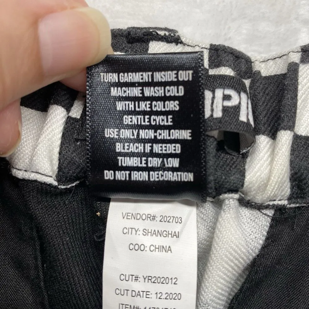 Hot Topic Checkered Split black‎ Bermuda Women's Shorts Sz Small - Image 7