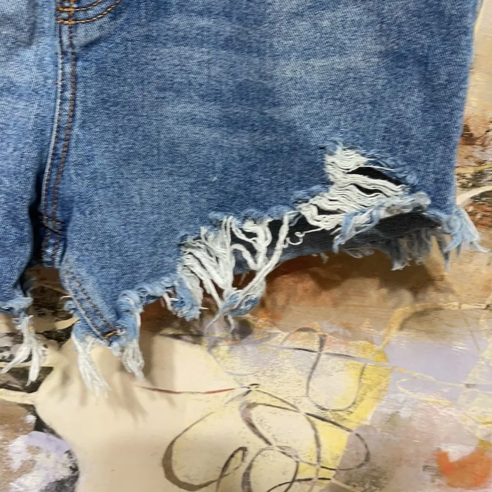 Wild Fable Distressed Denim Short Sz 8 - Image 4