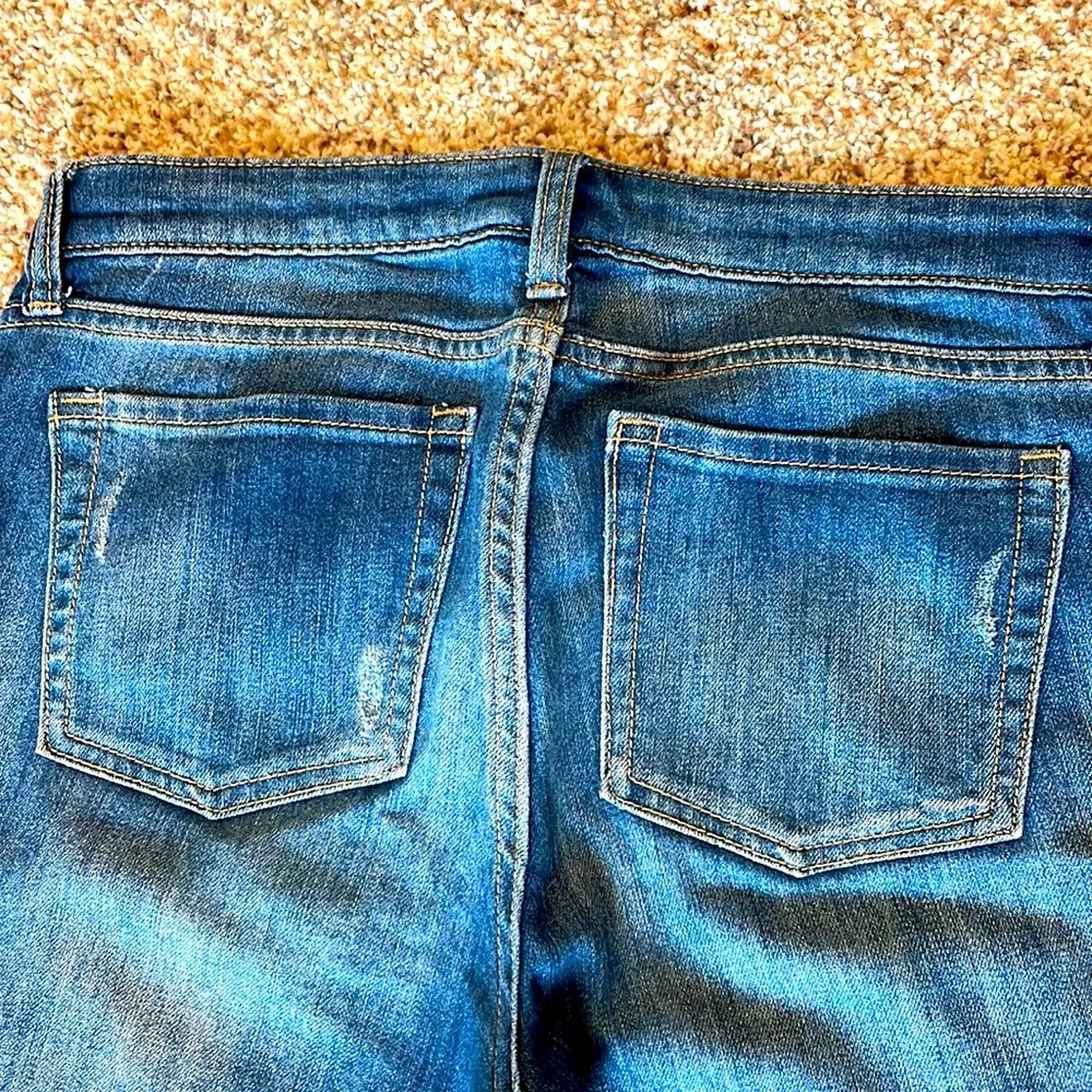 Gap Womens 4x27 legging skimmer jean light blue with distress and dark piping - Image 6